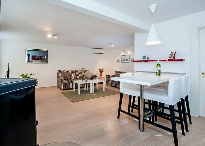 Smilje 2 * ロヴィニ